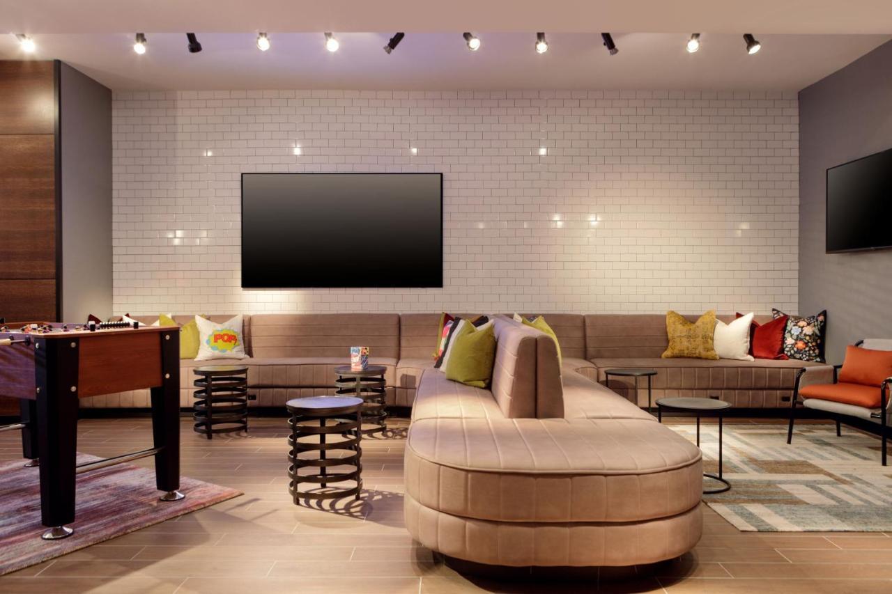فندق Moxy Richmond Downtown المظهر الخارجي الصورة
